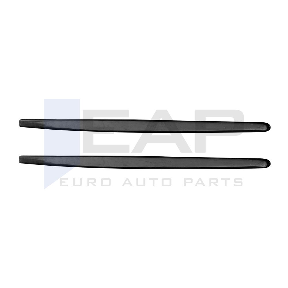 Vehicle side skirts