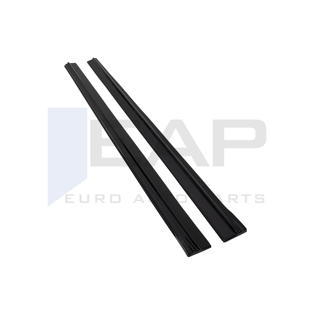Vehicle side skirts