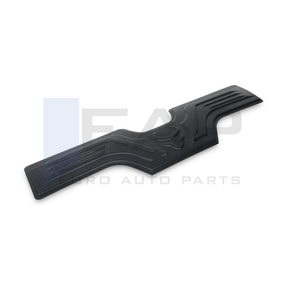 Wheel arch moulding trim cover