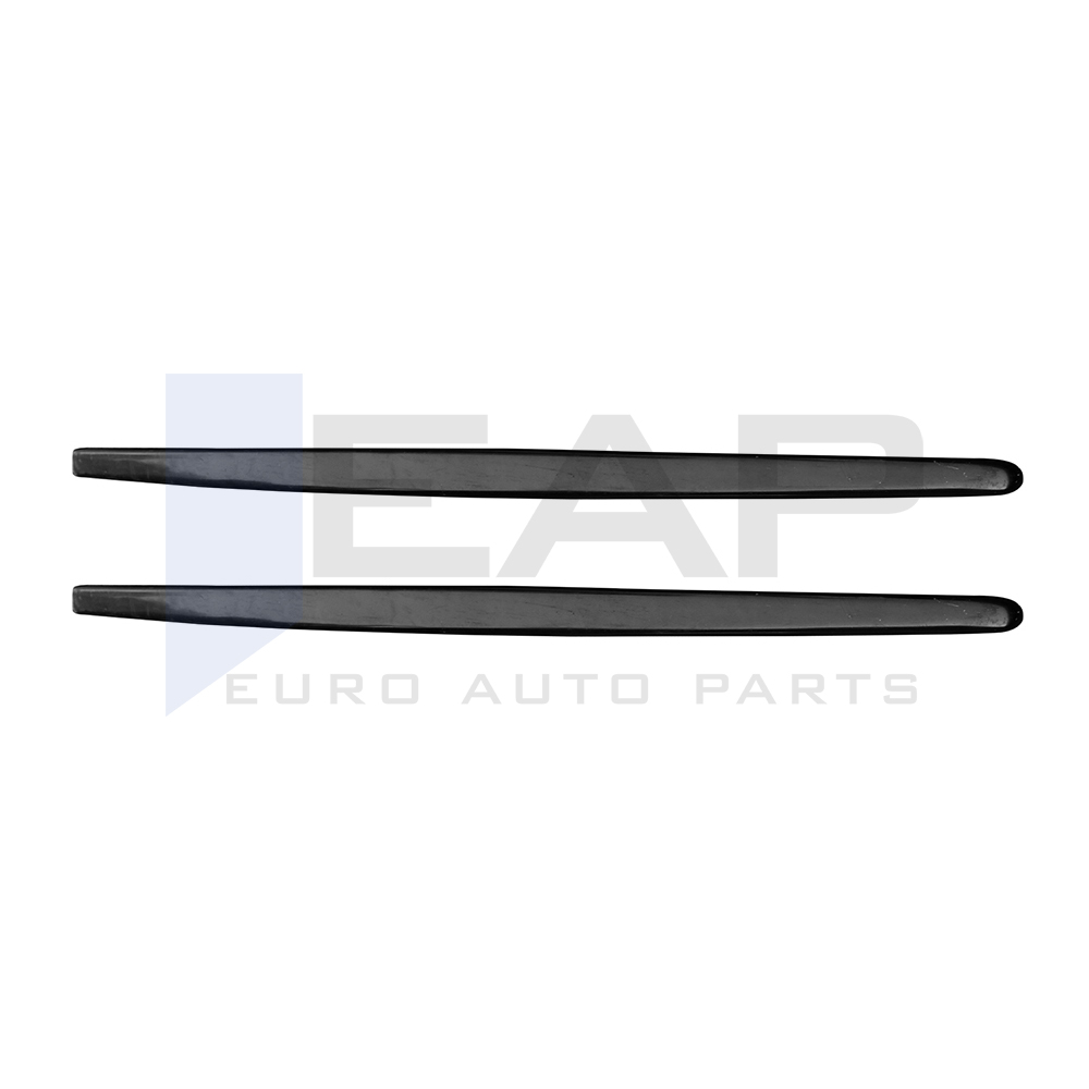 Vehicle side skirts