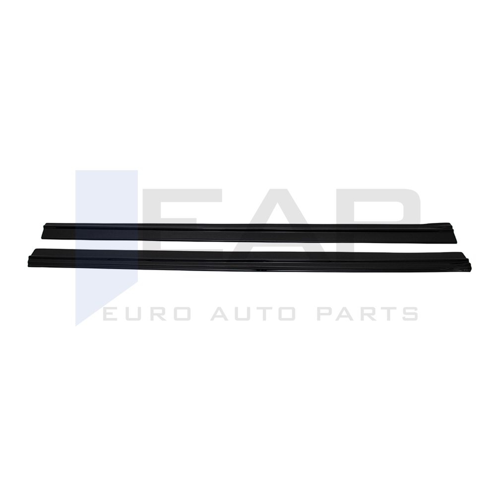 Vehicle side skirts